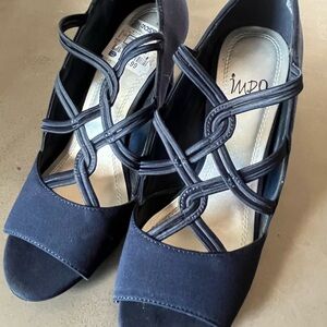 Impo Vanick Stretch Elastic Sandal with Memory Foam navy blue size 5 1/2